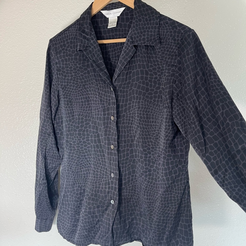 Casual Corner 100% Silk Black Patterned Button-Up Shirt